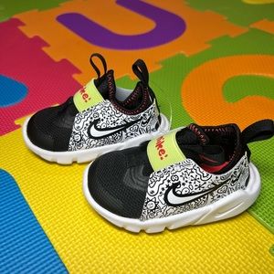 Nike Flex Runner "Doodle" BRAND NEW Toddler 4c